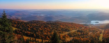 Mont Tremblant Zirvesi Panorama