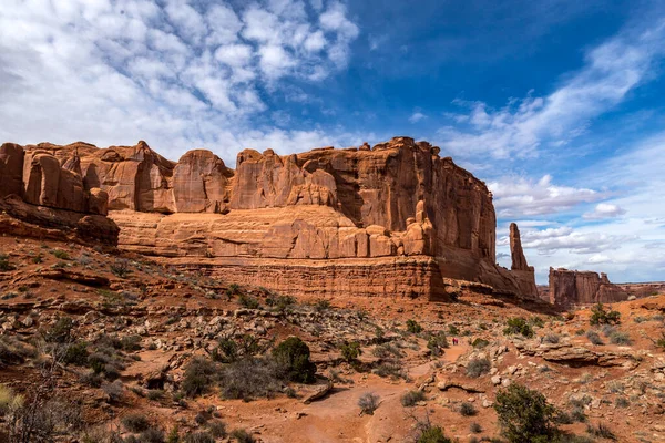 Scenic View Monolithic Sandstone Rock Structures Seen Park Avenue Trail — Stock Photo, Image