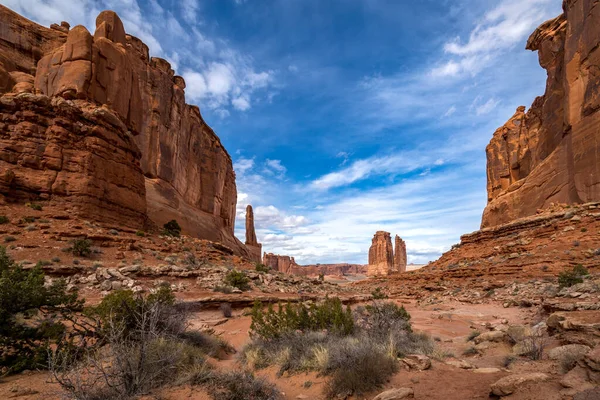 Stunning View Organ Sandstone Structure Distance Seen Park Avenue Trail — Stock Photo, Image