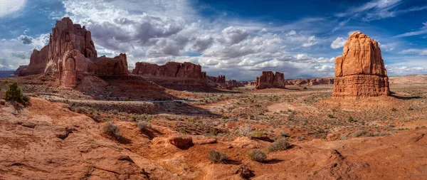 Scenic Overlook Towering Sandstone Giants Seen Arches Scenic Drive Park — Stock Photo, Image