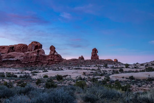 Ciel Bleu Violet Coloré Sur Diverses Formations Rocheuses Grès Long — Photo