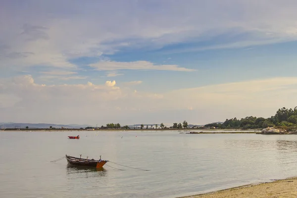 Anchored Boats Calm Sea Riason Beach Arousa Island — Stock Photo, Image