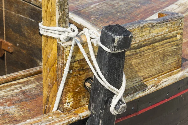 Sailor Knoop Gebruikt Hechten Van Stukken Van Een Boot — Stockfoto