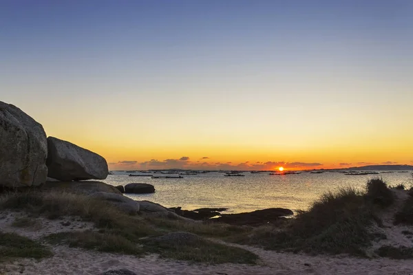 Barbafeita Pobřežní Skály Duna Při Západu Slunce Arousa Island — Stock fotografie