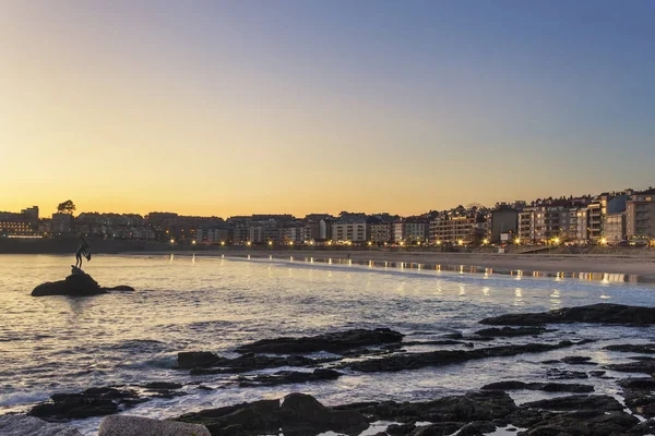 Silgar Beach Και Παραθαλάσσια Πόλη Sanxenxo Στο Λυκόφως — Φωτογραφία Αρχείου