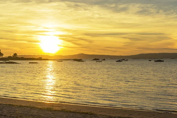 Arruda Cape Arousa Isola Tramonto Dorato Dalla Spiaggia Espineiro — Foto Stock