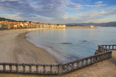 Silgar plaj ve sahil Sanxenxo turistik şehir