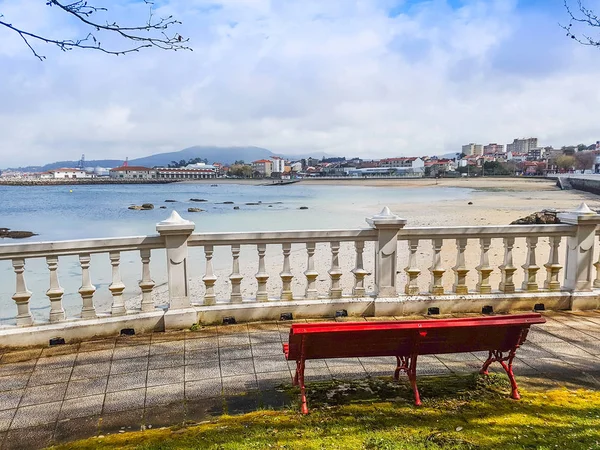Bank Und Zaun Der Uferpromenade Von Vilaxoan Strand Von Preguntoiro — Stockfoto