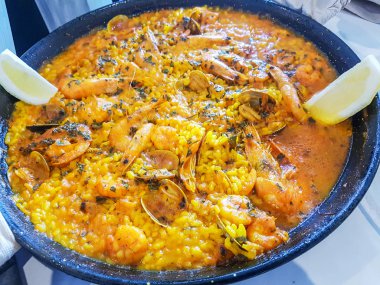 Deniz ürünleri pilav