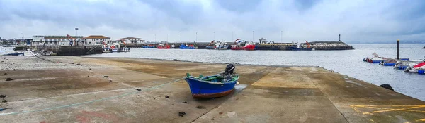 Barcos de pesca en el puerto de Vilaxoan — Foto de Stock