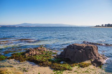 Arousa Adası, Salinas sahilinden Arousa Denizi