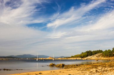 Secada Sahili ve Arousa Adası 'ndaki Punta Cabalo açık renk.