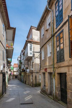 Pontevedra şehrinin tarihi caddesindeki binalar