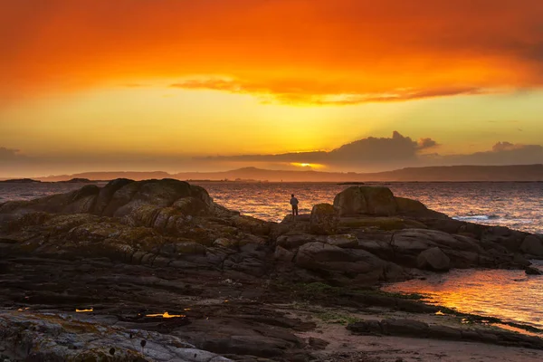 Úhel Mezi Pobřežními Skalami Při Západu Slunce Ostrově Arousa Galicie — Stock fotografie