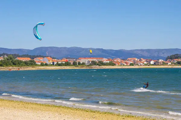 Kitesurfing Pláži Bao Ostrově Arousa — Stock fotografie