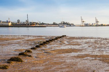 Vilagarcia de Arousa Compostela sahilinden ticari liman.