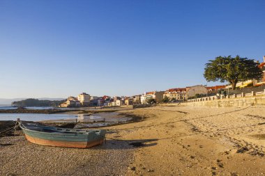 Compostela sahil yolu Vilagarcia de Arousa kasabasındaki Carril köyüne.