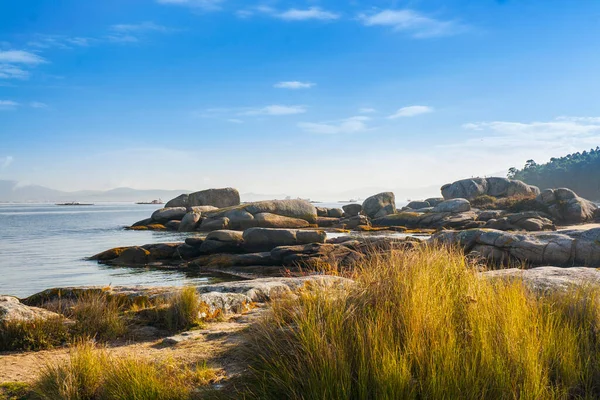 Granittiske Kystbergarter Punta Cabalo Cape Arousa Island – stockfoto