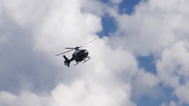 克罗地亚警察直升机在飞行 — 图库视频影像