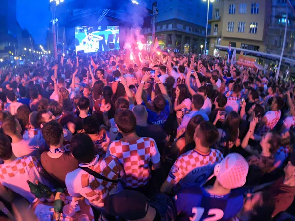 Zagreb Croazia Giugno Tifosi Croati Calcio Sulla Piazza Ban Jelacic — Foto Stock