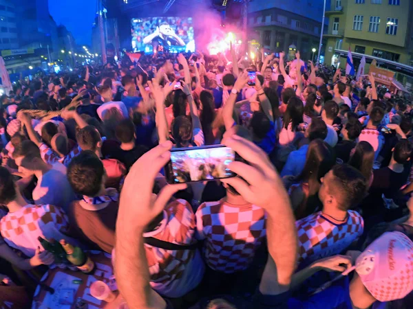 Zagreb Hırvatistan Haziran Hırvat Futbol Taraftarları Ban Jelacic Meydanı Nda — Stok fotoğraf