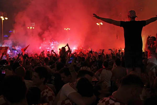 Zagreb Croazia Luglio Tifosi Croati Calcio Sulla Piazza Ban Jelacic — Foto Stock