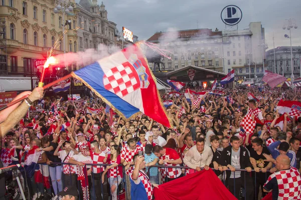 Zagreb Croazia Luglio Tifosi Croati Calcio Sulla Piazza Ban Jelacic — Foto Stock