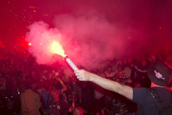 Zagreb Hırvatistan Temmuz Hırvat Futbol Taraftarları Ban Jelacic Meydanı Nda — Stok fotoğraf