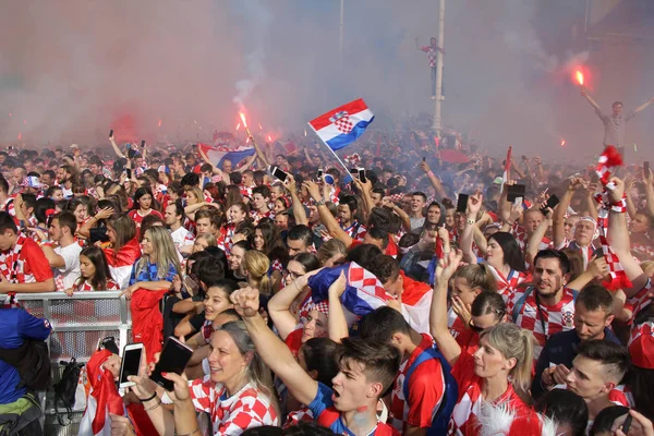 Zagreb Croazia Luglio Tifosi Croati Sulla Piazza Ban Jelacic Guardando — Foto Stock