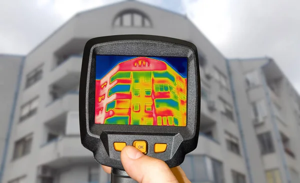 Detecteren Van Warmteverlies Buiten Gebouw Met Behulp Van Infrarood Thermische — Stockfoto