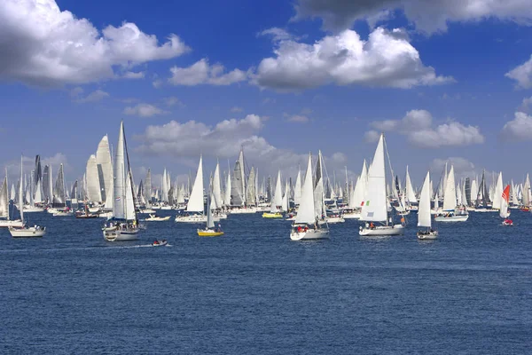 Ένα Συχνά Μεγαλύτερο Πανιά Βάρκα Regata Για Τον Κόσμο Barcolana — Φωτογραφία Αρχείου