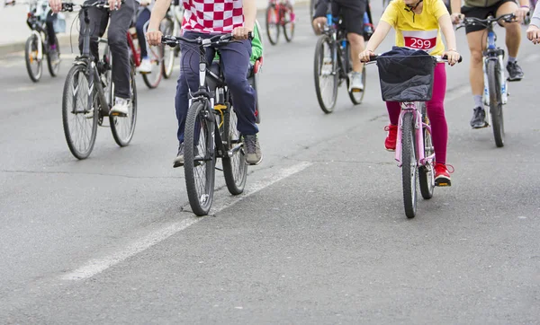 Radfahrer Verkehr Auf Den Straßen Der Stadt — Stockfoto