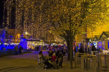 Zagreb, Hırvatistan Zagreb - Advent anda kral Tomislav Meydanı gece manzaralı - Noel ve yeni yıl arifesi içinde Advent