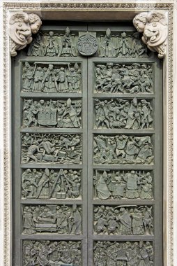 Milano'nun katedrali Duomo di Milano Bronz kapı