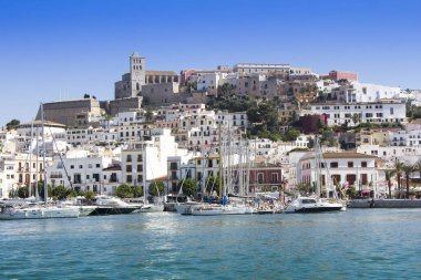 Ibiza Eivissa şehir Katedrali ve tarihi kent merkezine