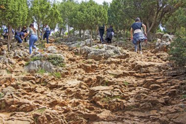Apparition tepe Podbrdo Medjugorje köyüne bakan içinde