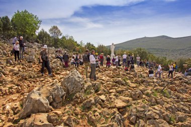 Medjugorje, Bosna'da Meryem Ana'nın Hayalet tepe Podbrdo'su