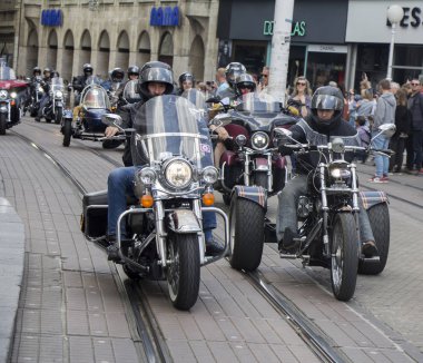 Zagreb 'de motosiklet Harley Davidson hayranları grubu