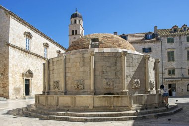 Dubrovnik, Croati 'deki Stradun Sokağı Meydanı' ndaki Büyük Onofrio Çeşmesi.