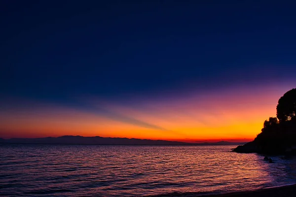 Nacht Skyline Mit Schönen Sonnenuntergang Mittelmeerküste Meer Sonnenuntergang Bild — Stockfoto