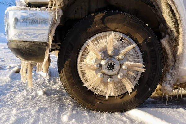 Jasper Alberta Canada October 2018 Ice Formation Tire Driving Icy — Stock Photo, Image