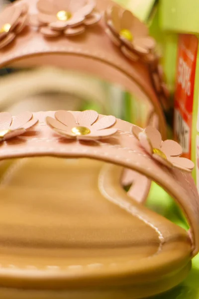 Flip Flop Peep Yaz Saati Ayakkabı Ayakkabı Dükkanı Ayakta Kutuları — Stok fotoğraf