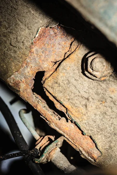 Antigua Pieza Coche Metal Oxidado Podrido Con Clavo Corrosión Auto — Foto de Stock