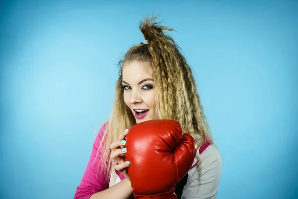Vtipné Blondýny Dívka Žena Boxer Velké Zábavy Červené Rukavice Hrát — Stock fotografie