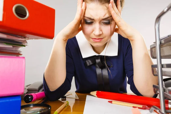 Mobbing Arbeitsplatz Schlechtes Arbeitsverhältnis Depressive Geschäftsfrau Die Traurig Und Müde — Stockfoto
