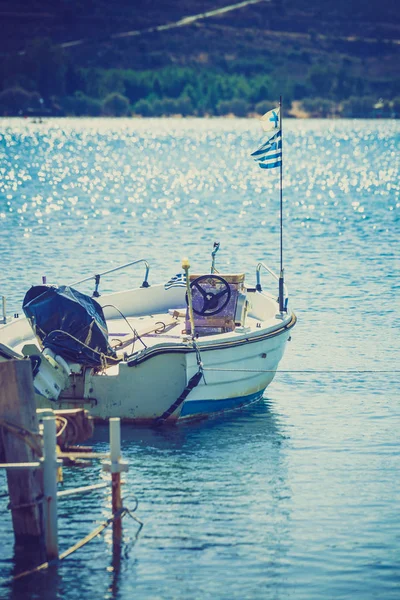 Pequeno Barco Água Mar Durante Tempo Quente Verão Yachting Conceito — Fotografia de Stock