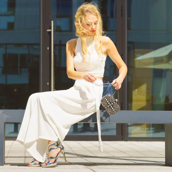 Stunningly Beautiful Elegant Fashionable Blonde Woman Outdoor Female Wearing White — Stock Photo, Image