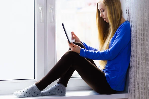 Moderne Technologie Bildung Internet Digitales Online Lernkonzept Lange Haare Teenie — Stockfoto