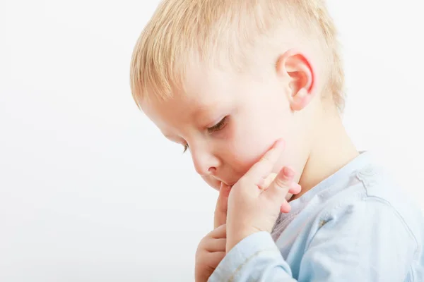 Sabrosa Deliciosa Comida Para Los Niños Concepto Chico Lamiendo Algo —  Fotos de Stock