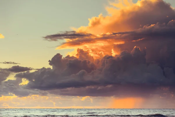 Beautiful Seascape Evening Baltic Sea Sunset Horizon Cloudy Sky Tranquil — Stock Photo, Image